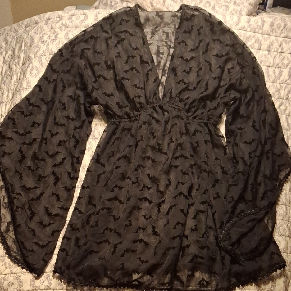 ◇3/$25◇Black Sheer Bat Print Kimono